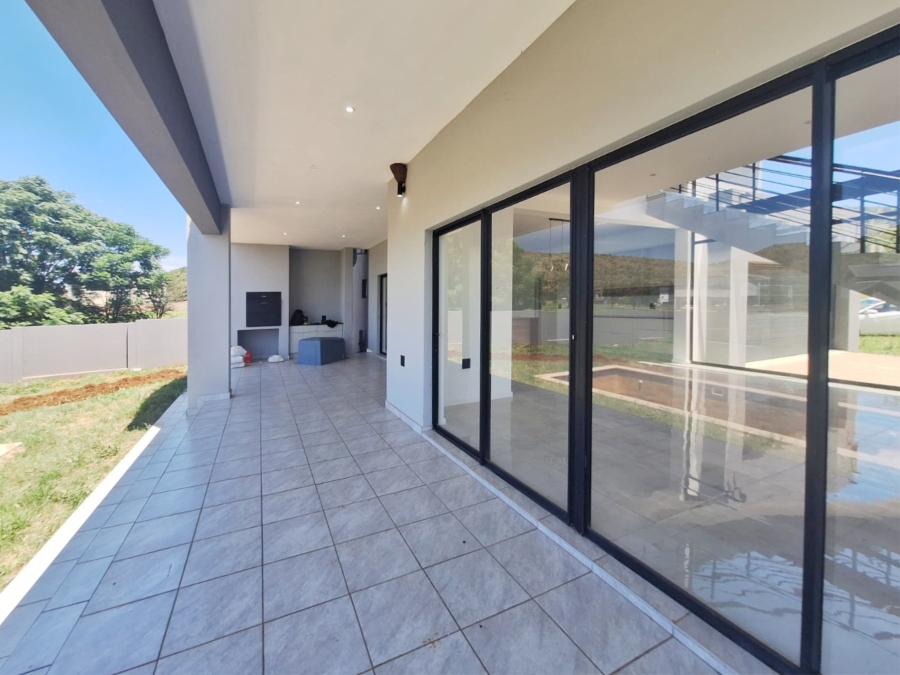 To Let 4 Bedroom Property for Rent in Redstone Private Country Estate North West